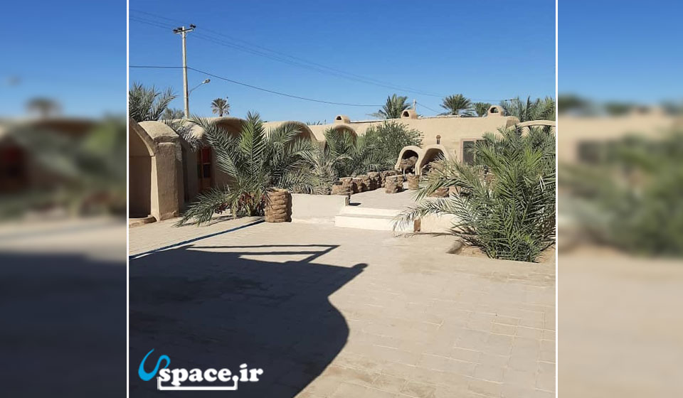 محوطه اقامتگاه بومگردی آراد - طبس - روستای احمدیه